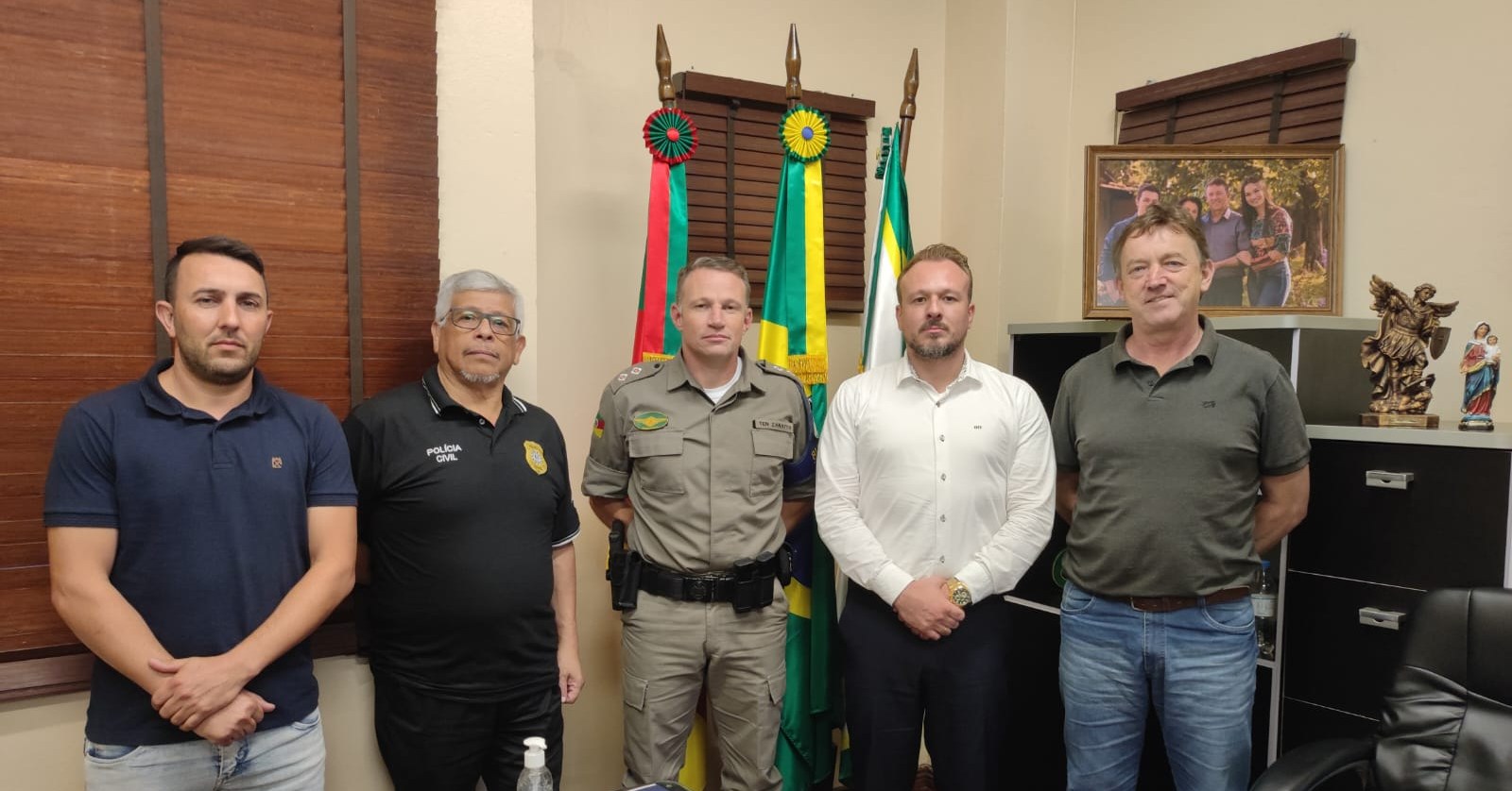 Riozinho realiza reunião com forças de segurança para discutir ações nas escolas do município