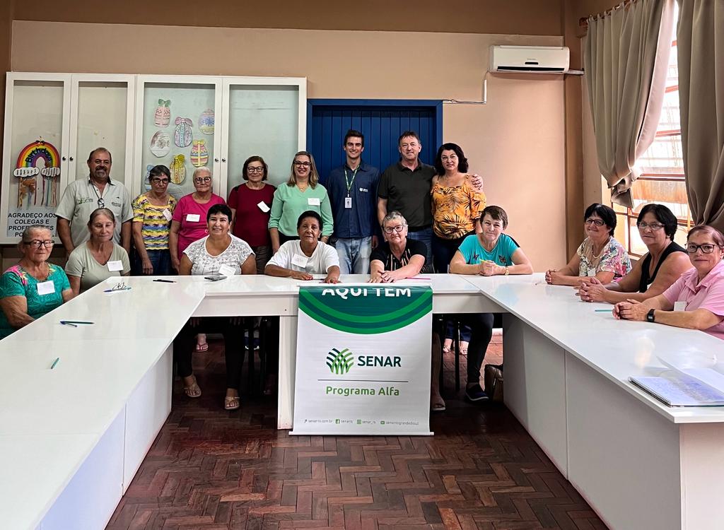 Riozinho inicia programa de alfabetização para jovens e adultos da área rural do município