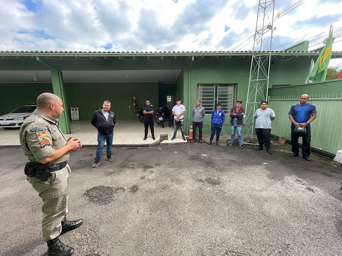 Novos vigias de escolas infantis de Igrejinha recebem treinamento da Brigada Militar