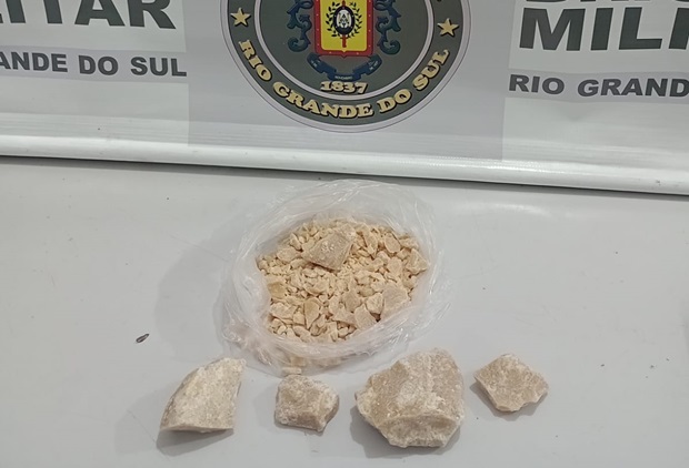 Adolescente é apreendido com 300 gramas de crack em Três Coroas