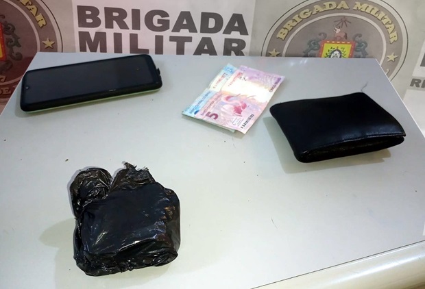 Motociclista é preso por tráfico de drogas em Três Coroas