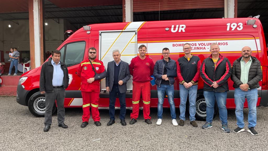 EGR entrega ambulância para o Corpo de Bombeiros Voluntários de Igrejinha