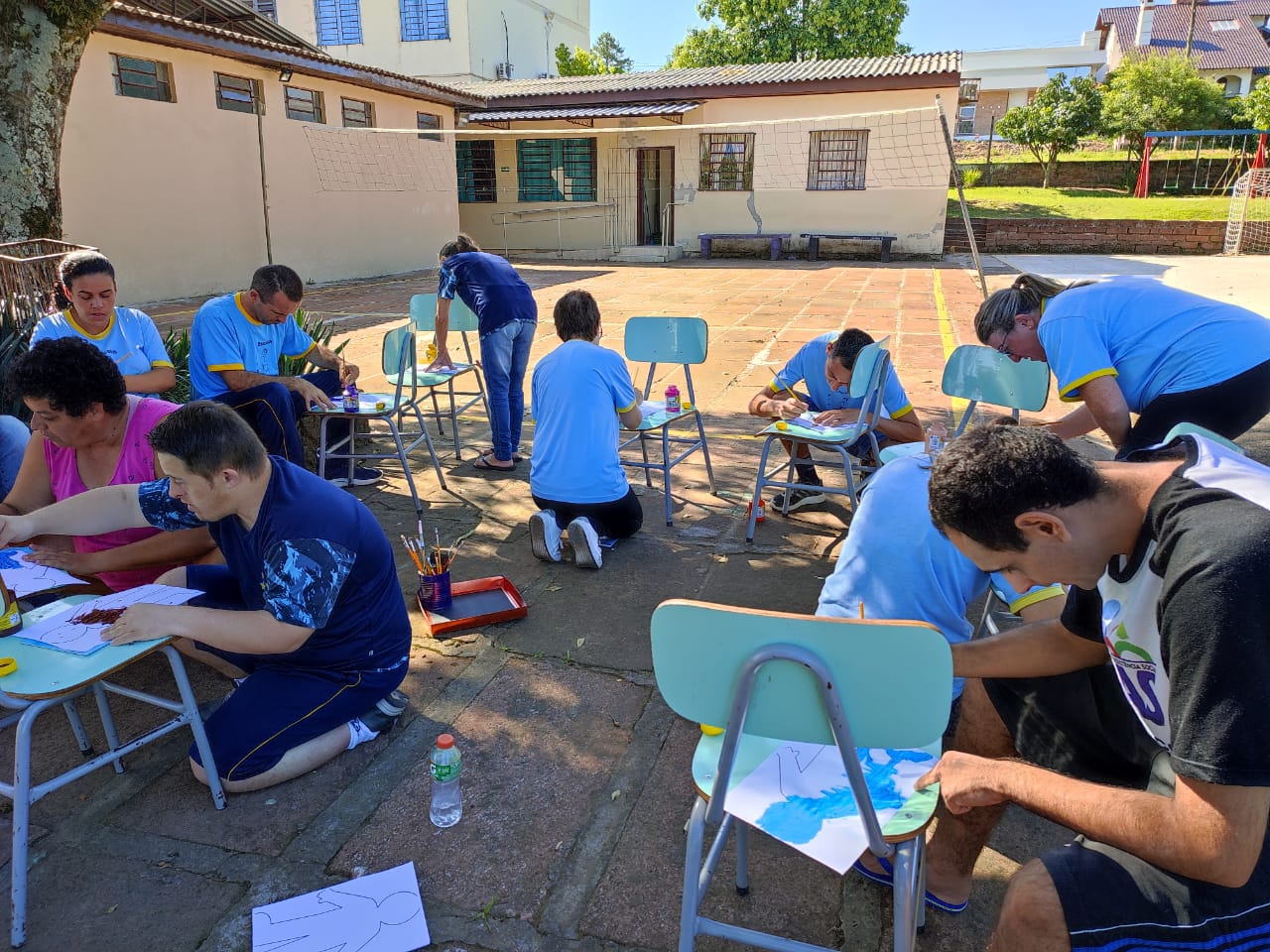 Serviço de Convivência e Fortalecimento de Vínculos para PCDs de Rolante realiza atividade alusiva ao Abril Azul
