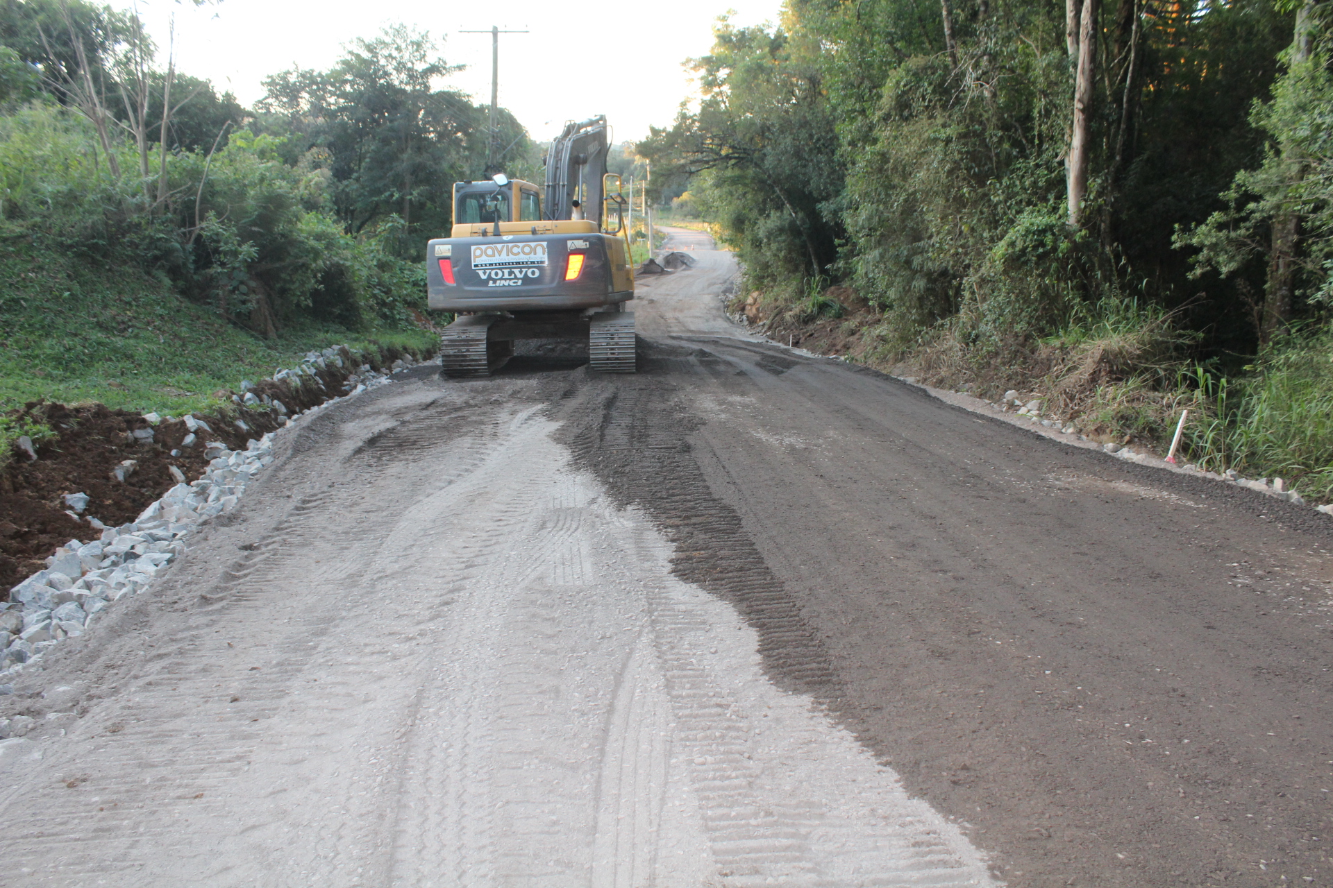 Prefeitura de Três Coroas realiza pavimentação de estrada que liga o município a Igrejinha e Gramado