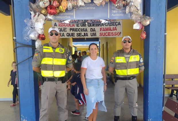 Brigada Militar de Rolante realiza visitas periódicas nas escolas do município