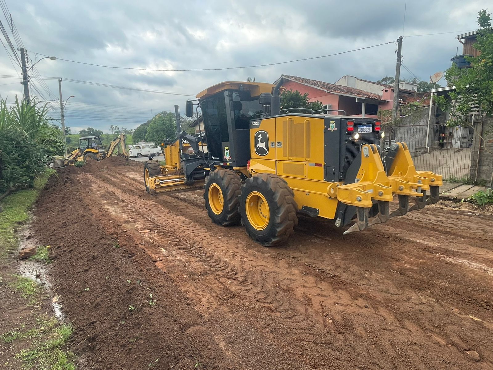 Secretaria de Obras e Serviços de Taquara realiza pavimentação na Rua Farrapos