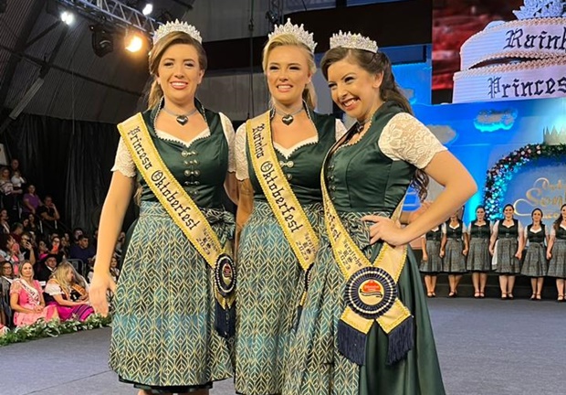 Corte da 34ª Oktoberfest é eleita em Igrejinha