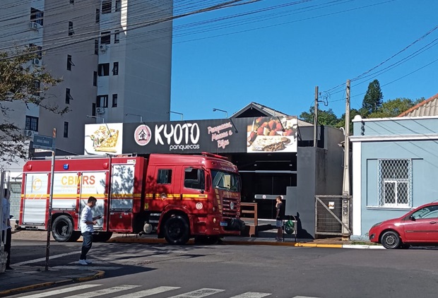 Princípio de incêndio atinge restaurante em Taquara