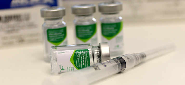Aplicação da vacina da gripe já está disponível na Rede de Farmácias São João