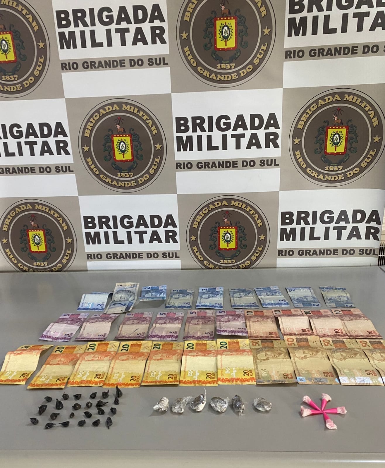 Homem é detido por tráfico de drogas em Taquara