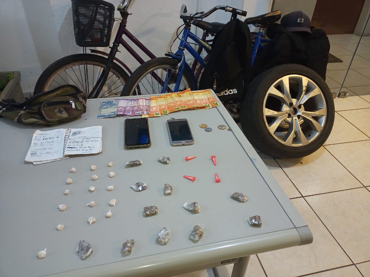 Brigada Militar apreende drogas e materiais furtados em Igrejinha