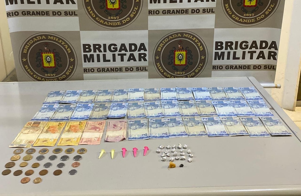 Dupla é presa por tráfico e posse de drogas no bairro Mundo Novo em Taquara