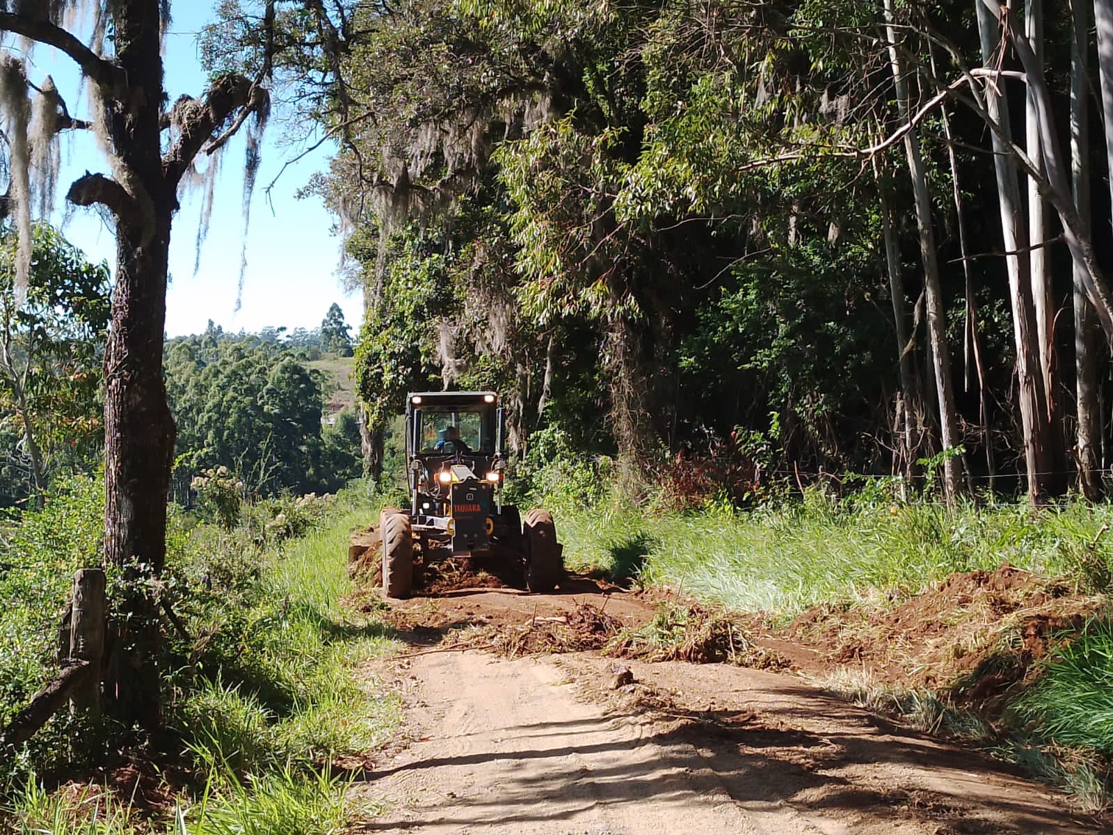 Secretaria de Obras e Serviços de Taquara realiza melhorias em estrada de Santa Cruz da Concórdia