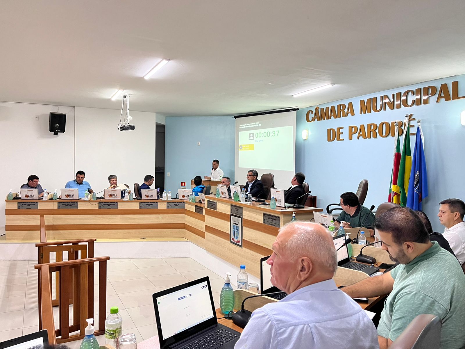 Prefeito usa tribuna da Câmara de Vereadores para falar sobre segurança nas escolas de Parobé