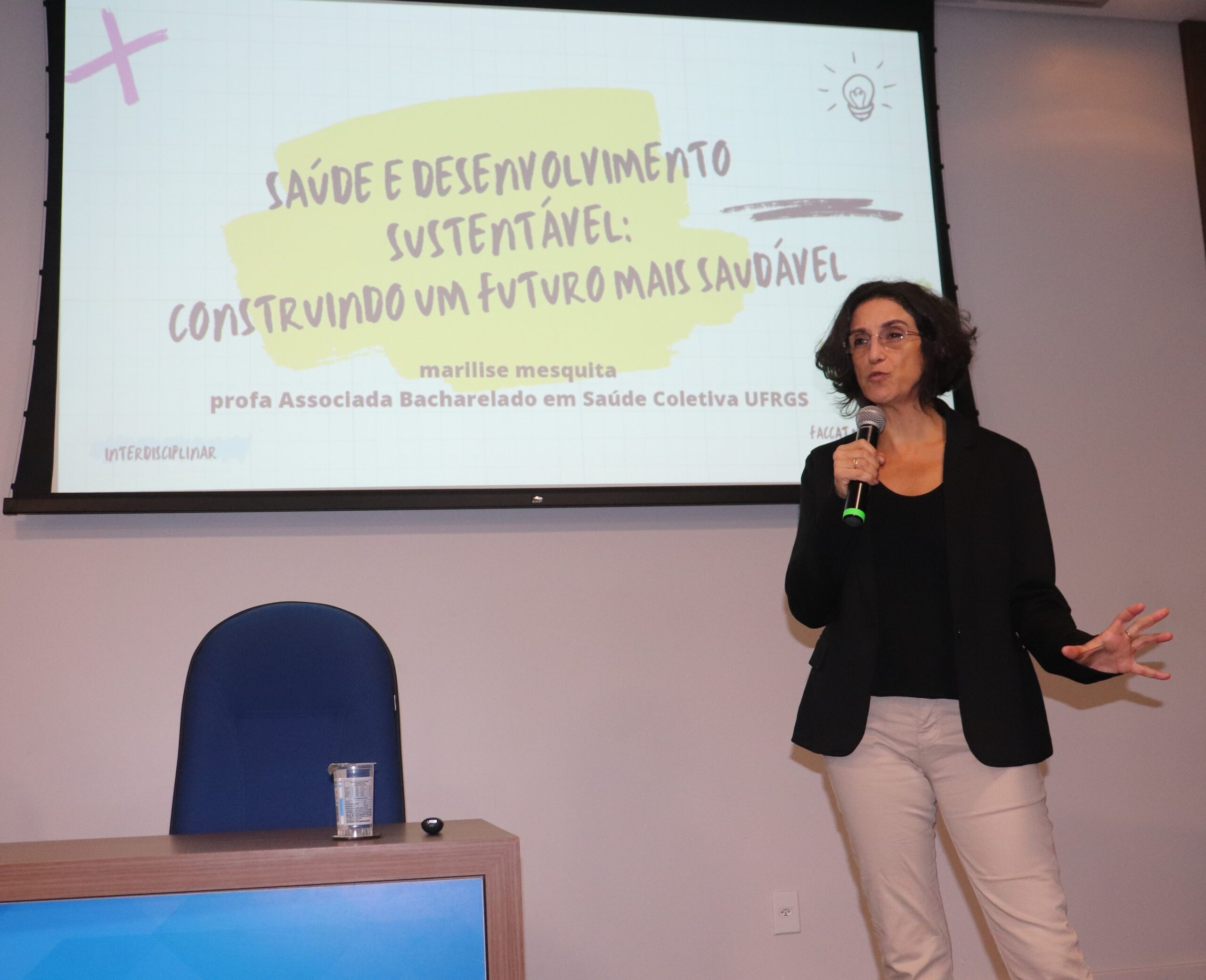 Programação da 12ª Semana da Enfermagem da Faccat segue até quarta-feira (31)