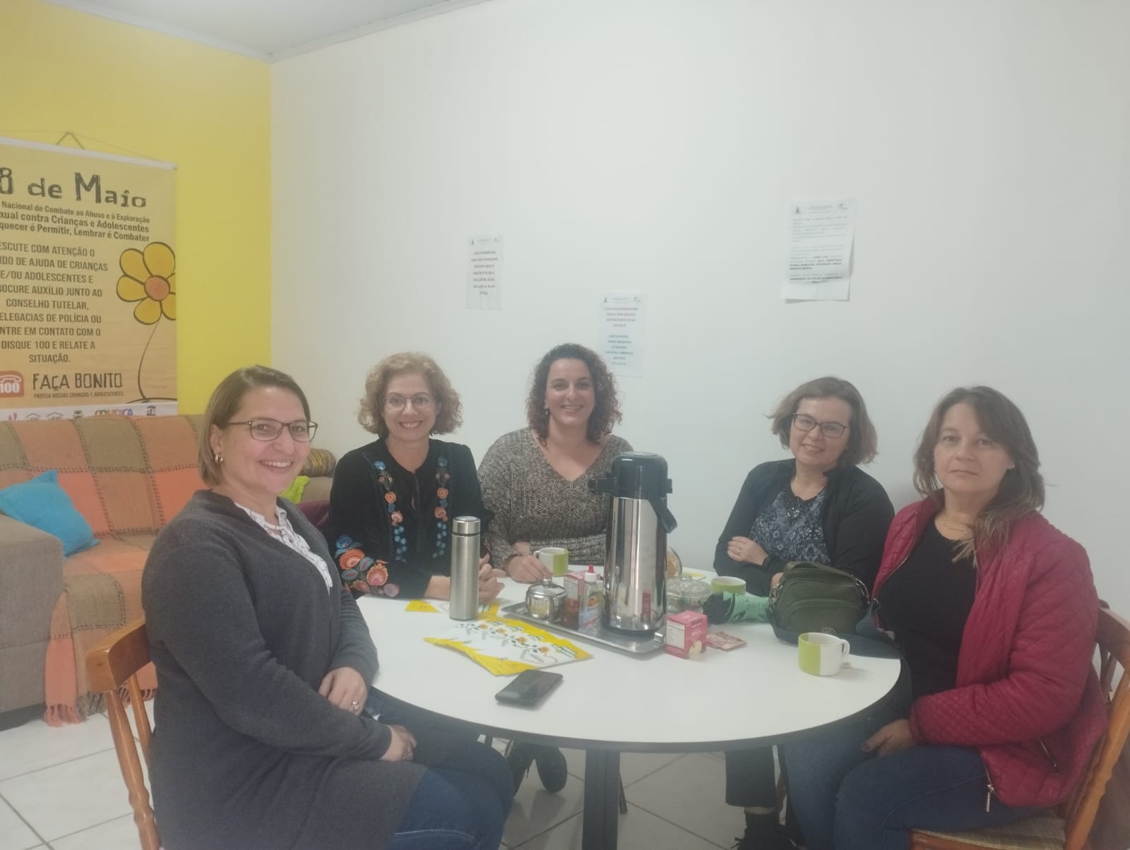 Equipes do Família Acolhedora de Taquara e Novo Hamburgo se reúnem para uma troca de experiências