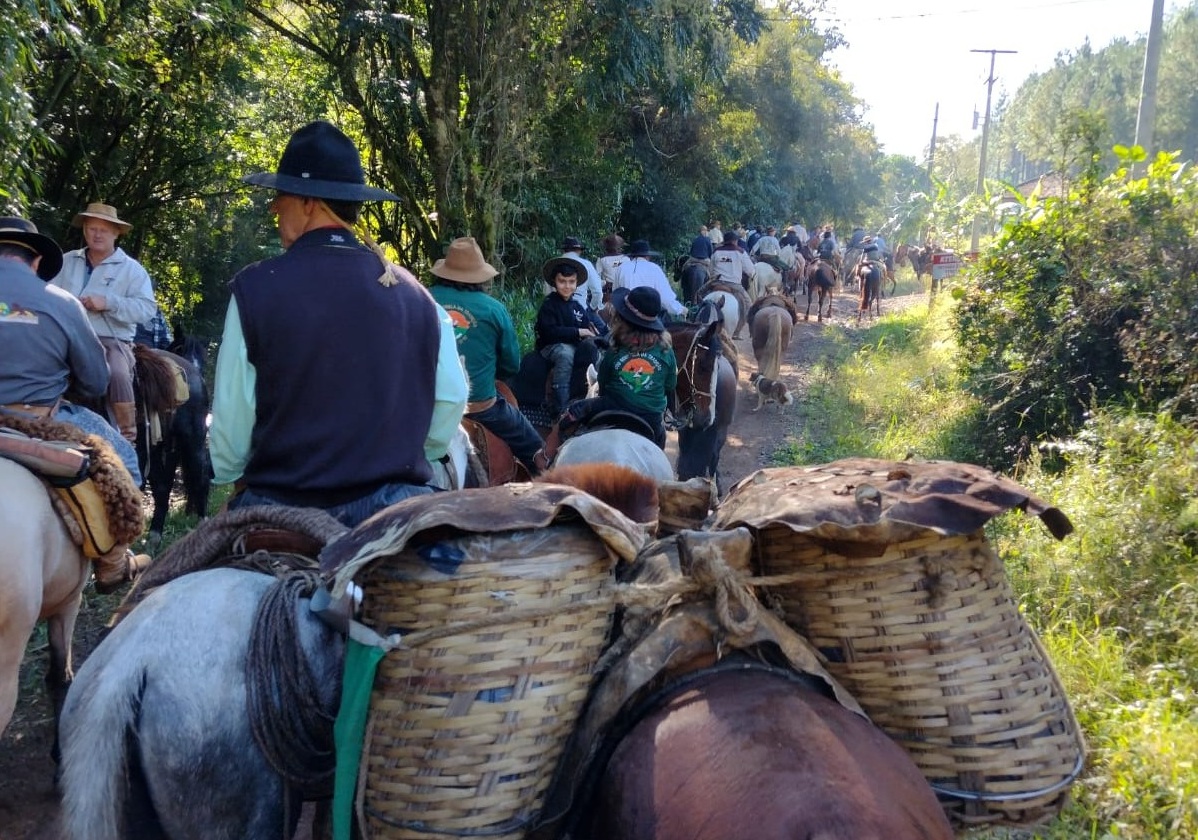 CTG Pé da Serra realiza 18ª Cavalgada dos Índios em Riozinho