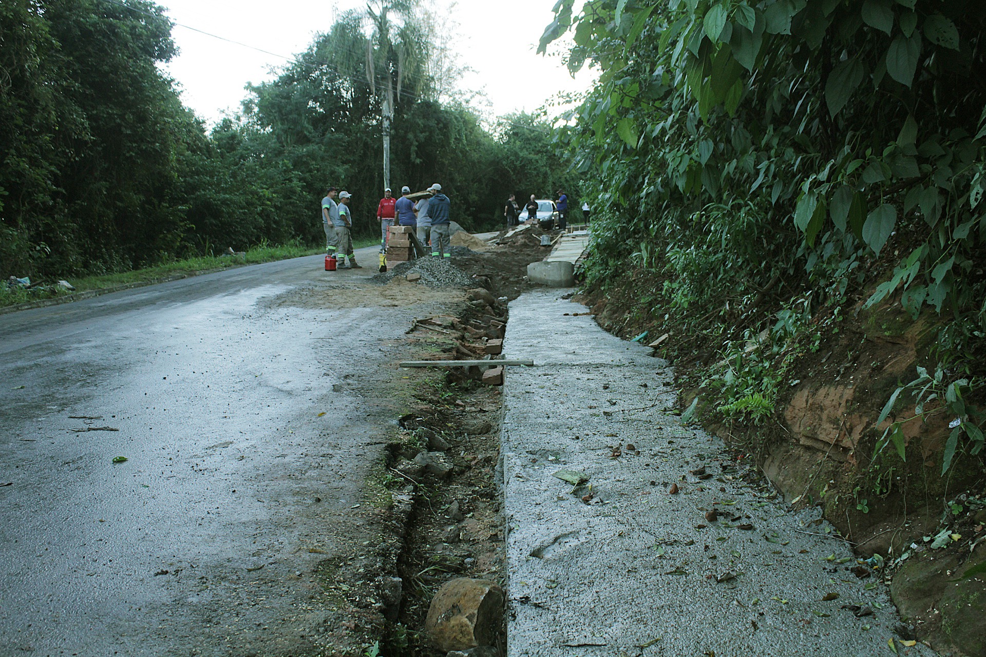 Secretaria de Obras realiza melhorias no bairro Encosta da Serra em Três Coroas