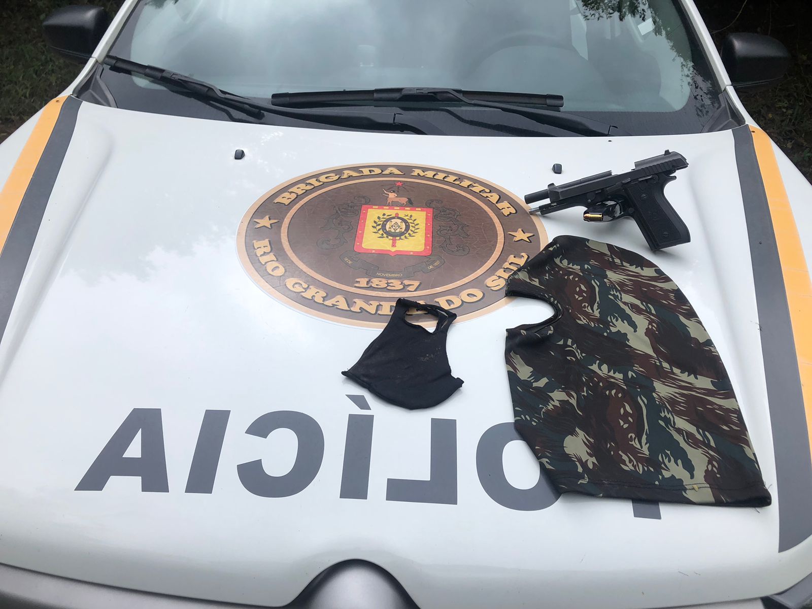 Homens são presos com arma de fogo em Igrejinha