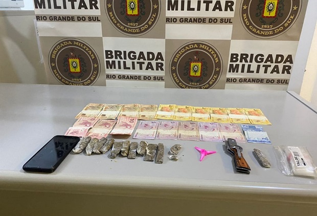 Brigada Militar de Taquara recaptura foragido de Justiça e prende outro homem por tráfico de drogas