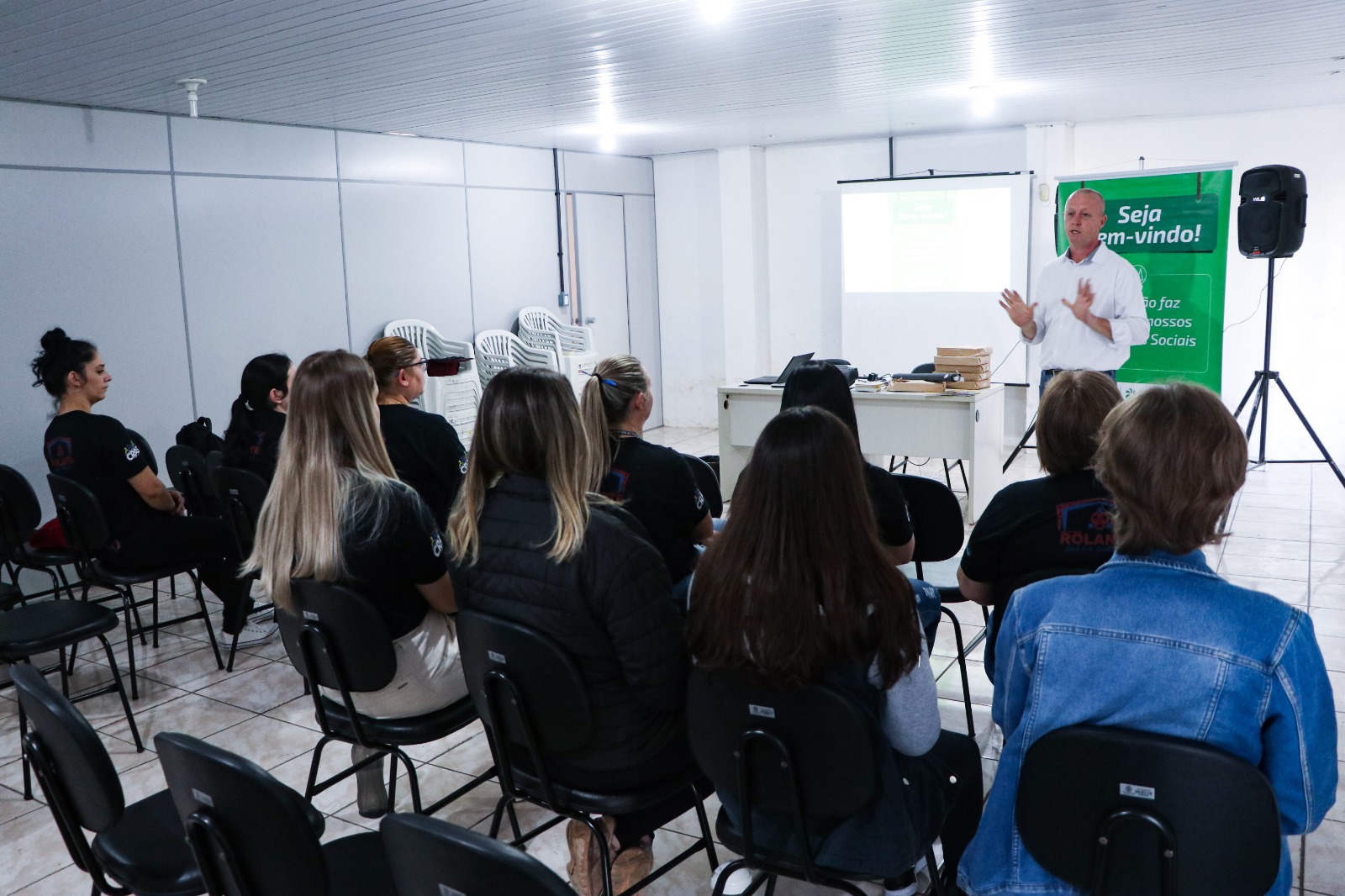 Parceria com Sicredi Caminho das Águas visa promover educação financeira para famílias atendidas pela prefeitura de Rolante