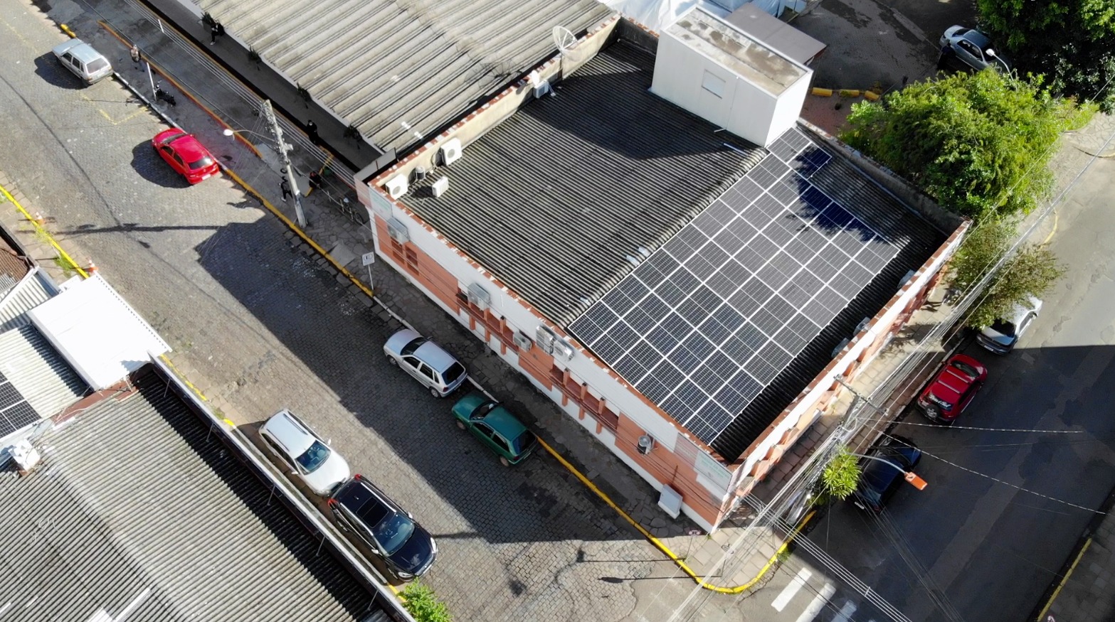 Prefeitura de Taquara contabiliza economia de mais de R$ 50 mil em um ano de uso das placas de energia solar no Posto 24h