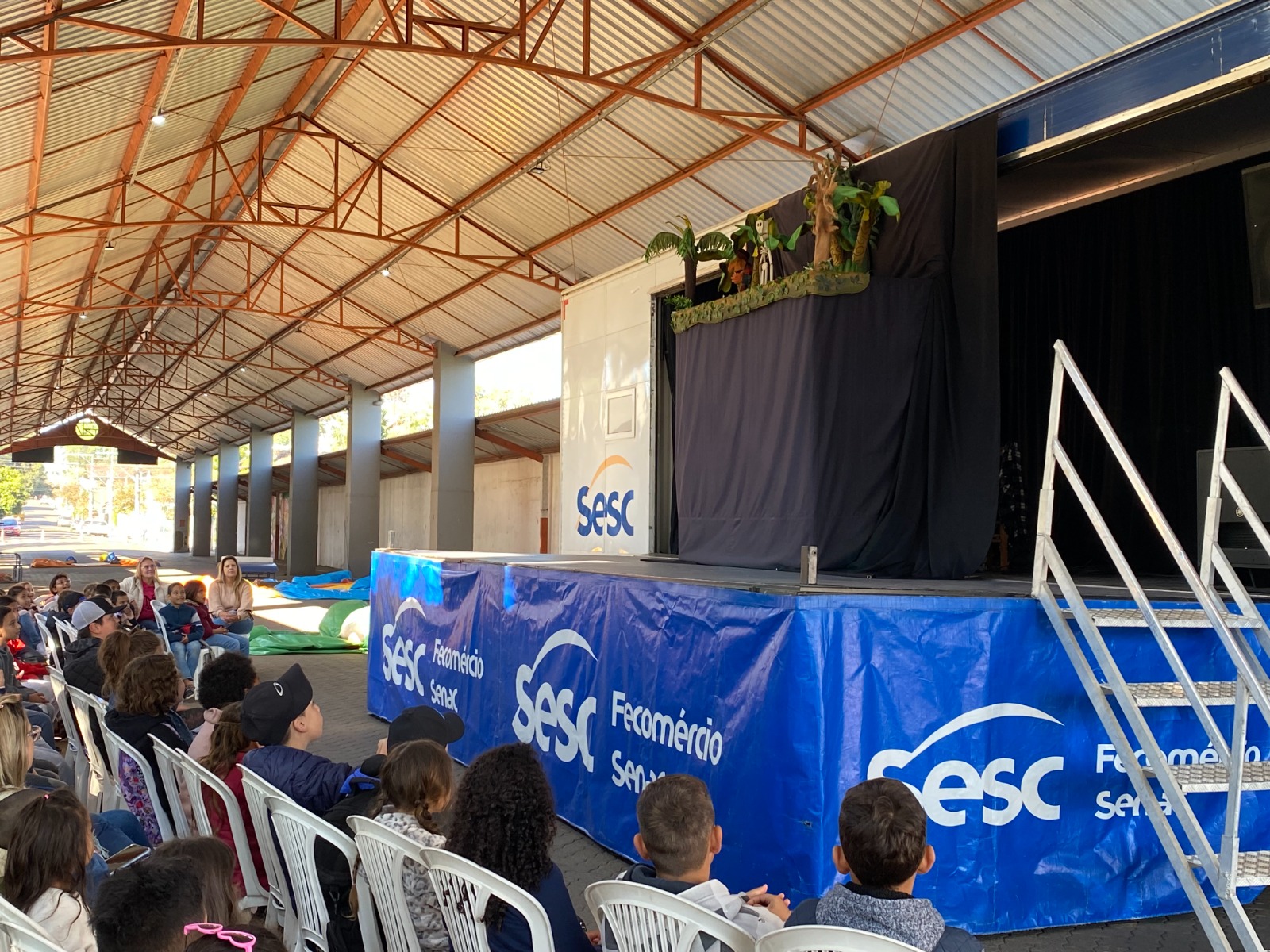 Teatro de bonecos é destaque do segundo dia do Arte na Carreta, em Taquara