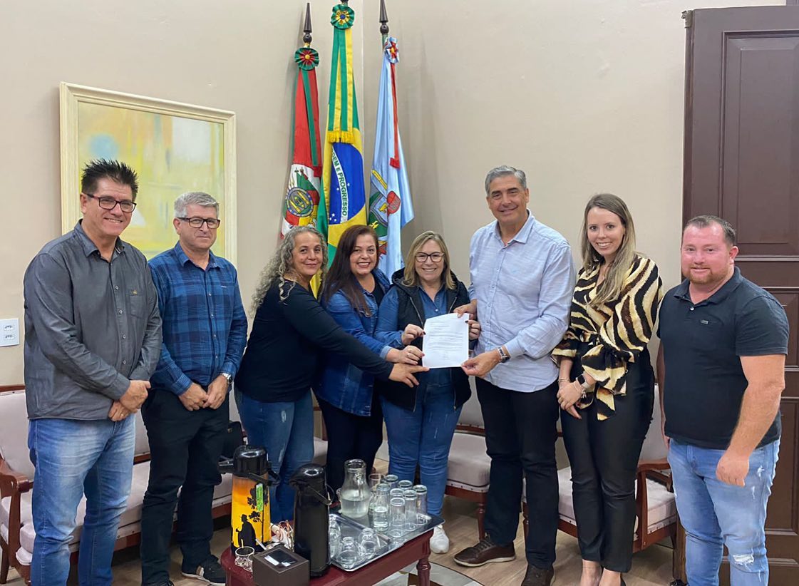 Secretário de Agricultura do RS realiza entrega de emenda de R$ 2,5 mi à prefeita de Taquara