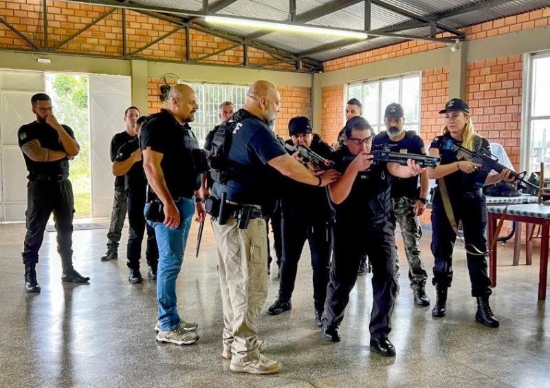 Policiais penais do Presídio de Taquara recebem treinamento certificado por escola americana