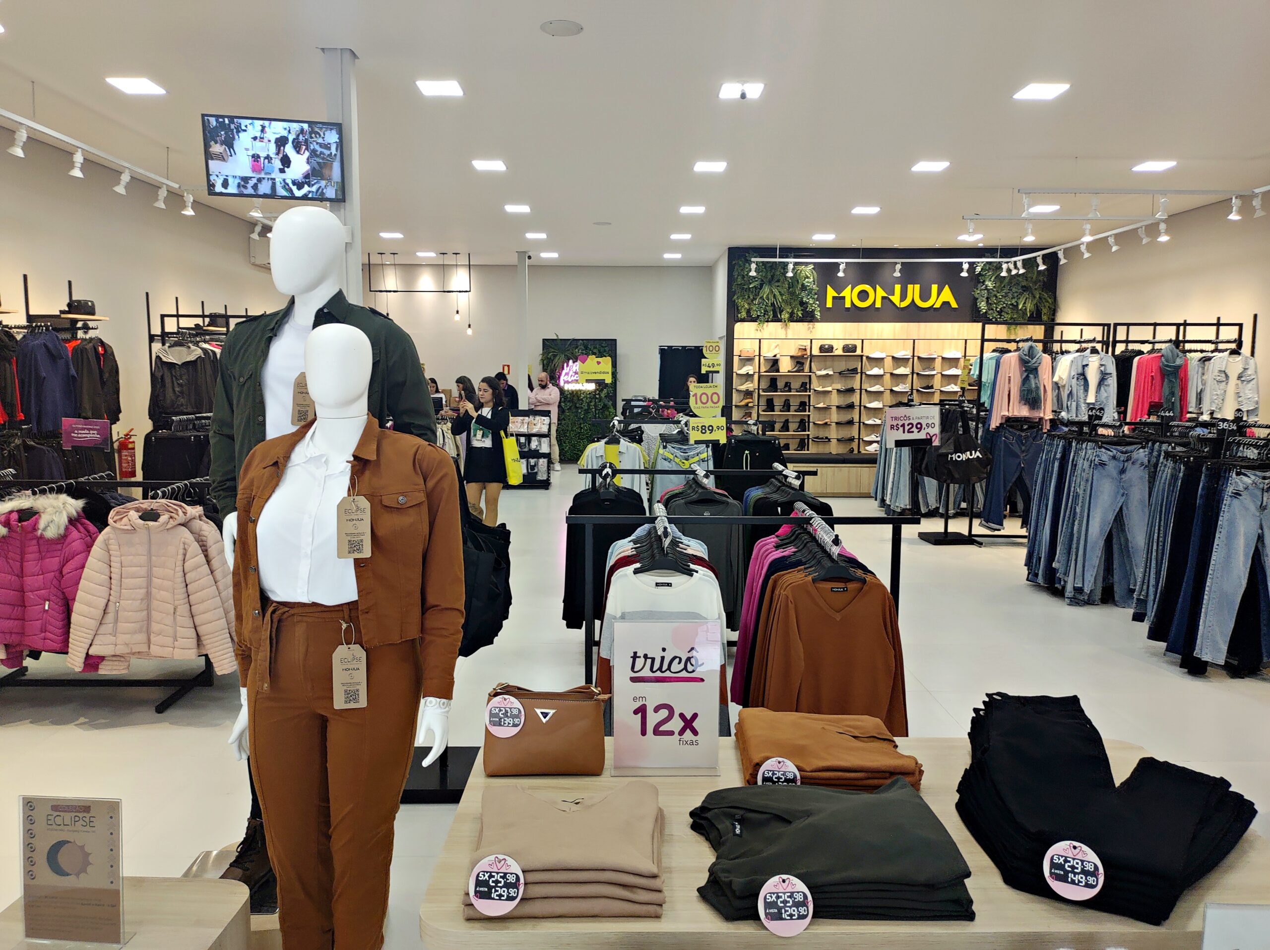 Monjuá reinaugura sua loja em Taquara