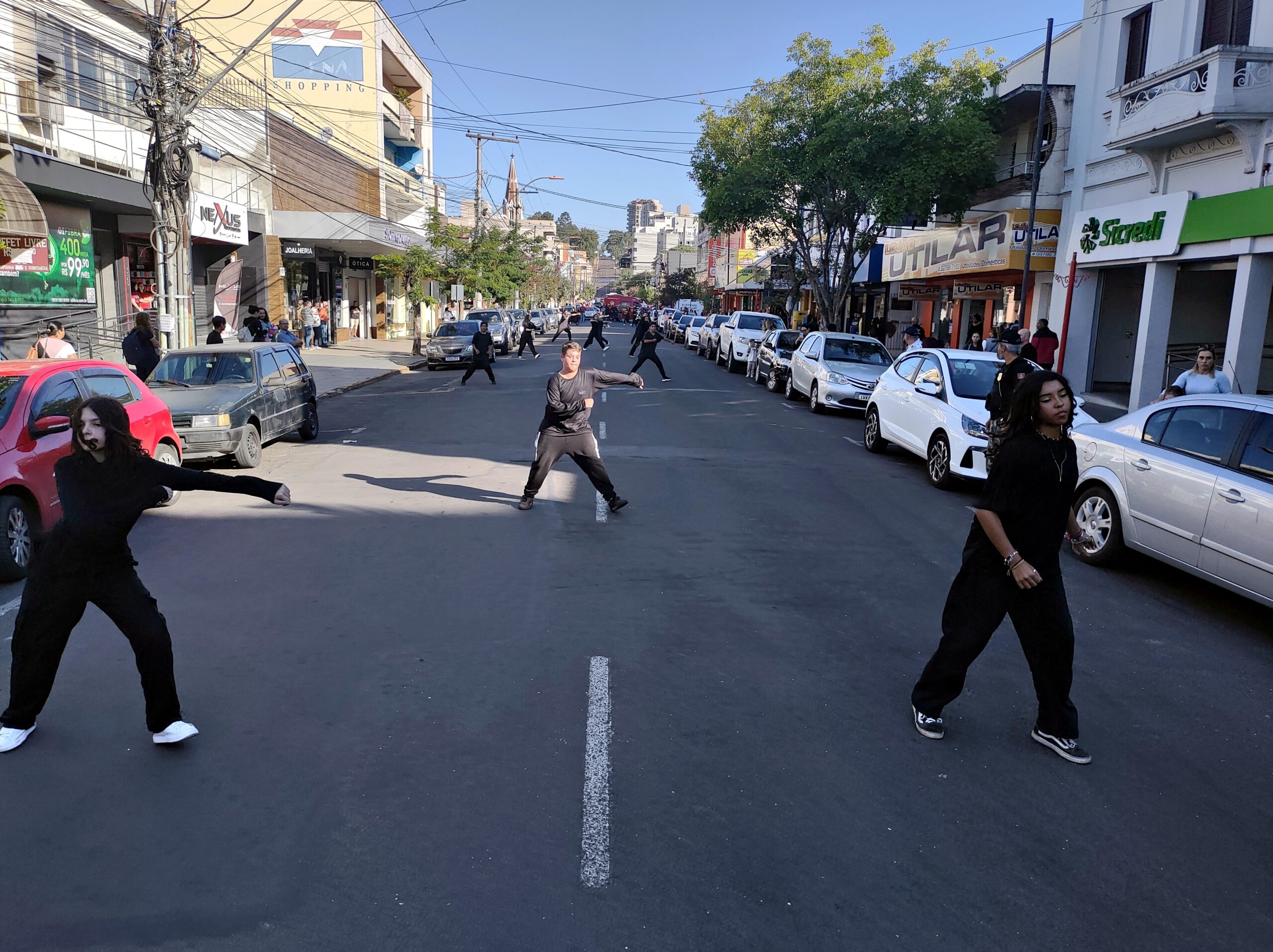 ONG Vida Breve realiza flash mob no Centro de Taquara – Veja fotos
