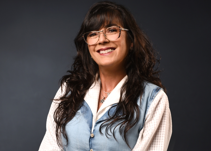 Jornalista Roseli Santos estará no Vale do Paranhana lançando seu novo livro