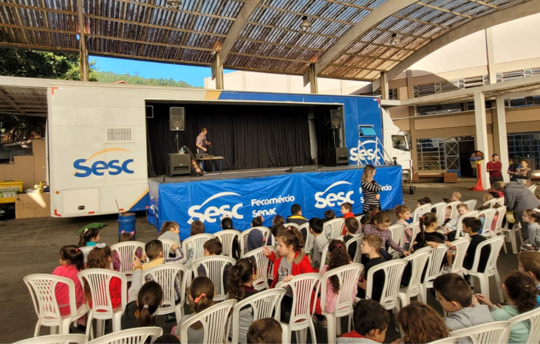 Carreta Sesc Recrearte estará levando cultura e lazer até sexta-feira (26) em Riozinho