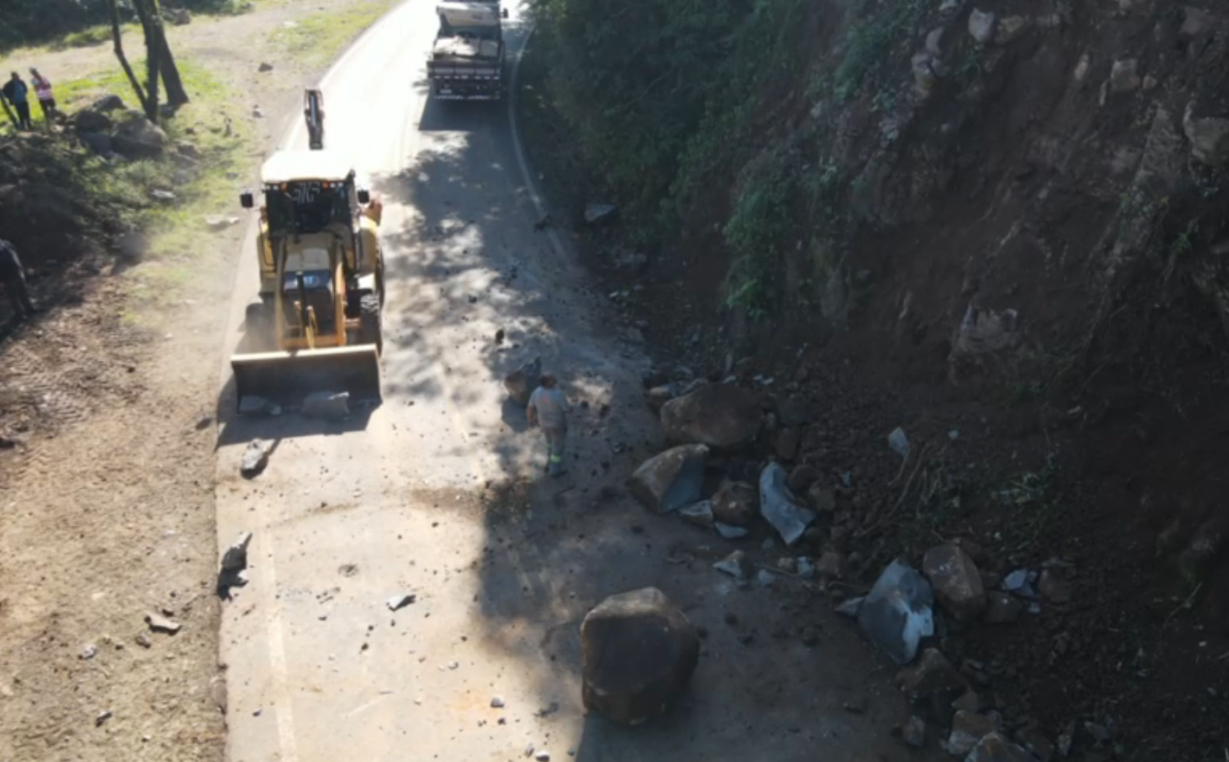 Trânsito é liberado após detonação de rochas na ERS-020 entre Taquara e São Francisco de Paula