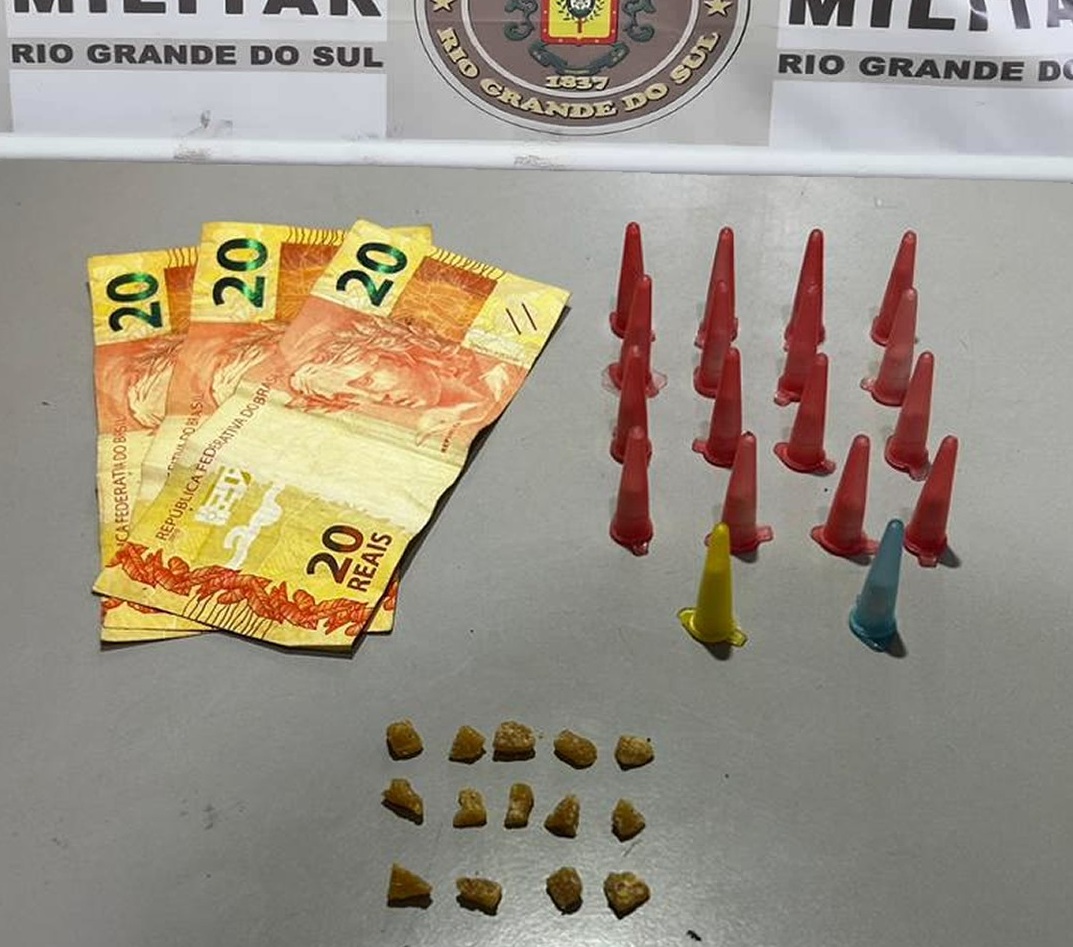 Adolescente com diversos antecedentes criminais é apreendido por tráfico de drogas em Igrejinha