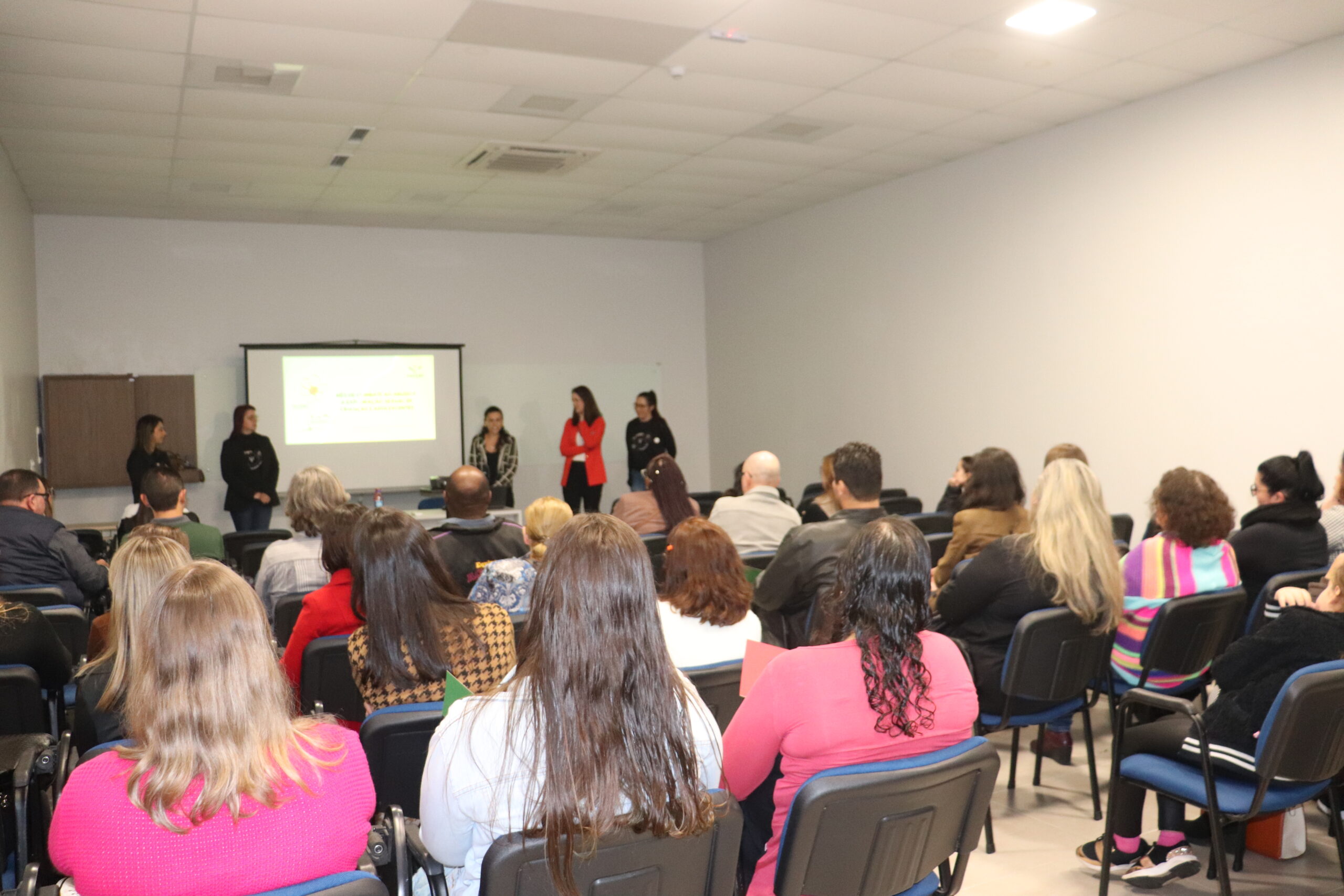 Combate ao abuso e exploração sexual contra crianças e adolescentes é tema de palestra promovida pela Faccat