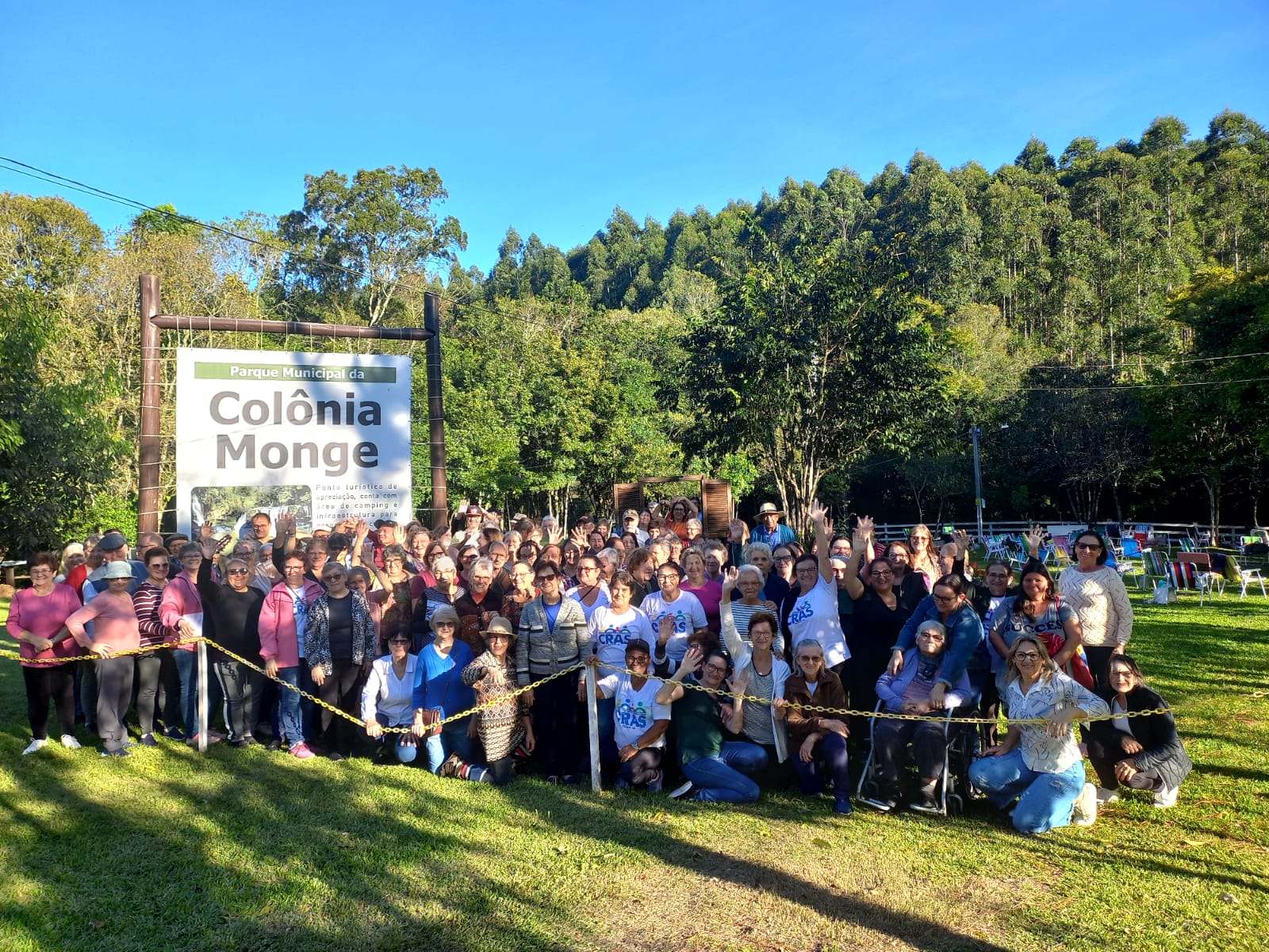 Grupo da terceira idade do Cras Harmonia participa de passeio em ponto turístico de Rolante