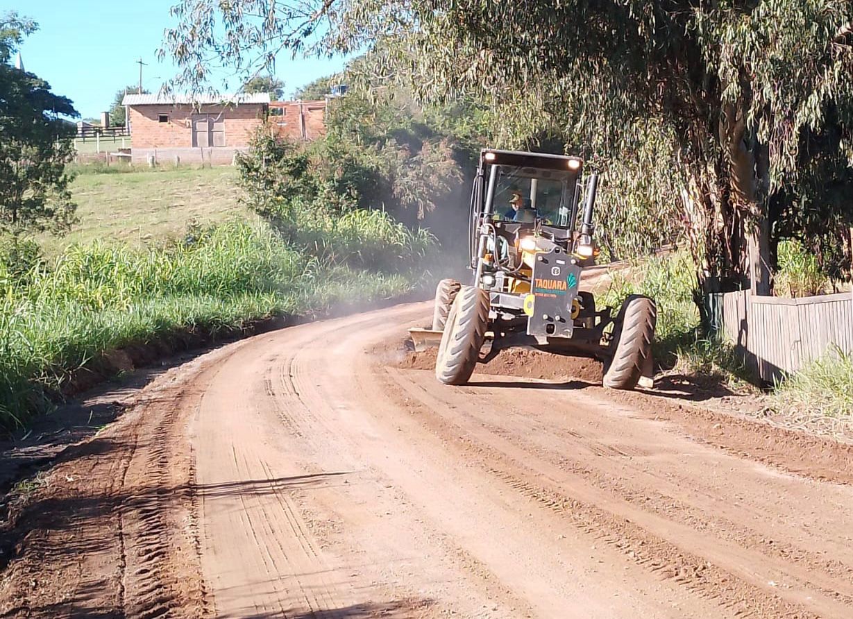 Secretaria de Obras e Serviços de Taquara realiza ação para recuperar estradas do interior