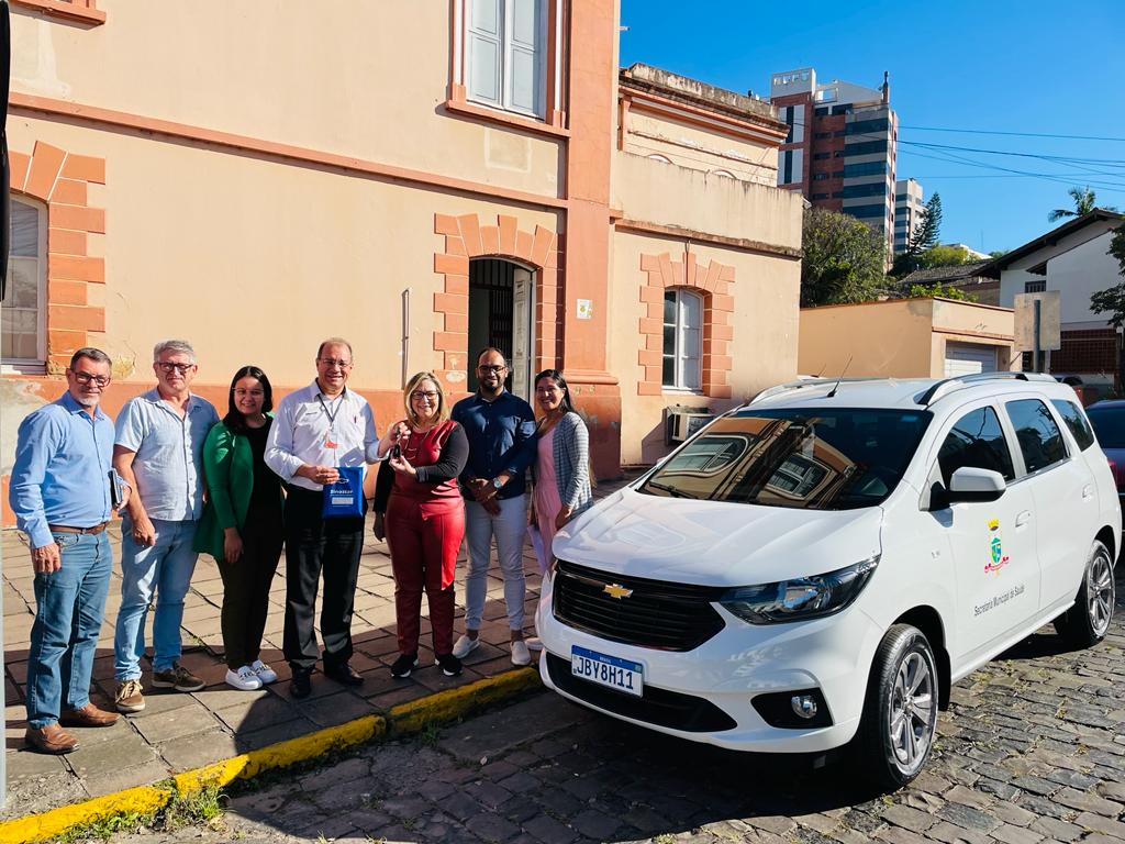 Prefeitura de Taquara adquire veículo para transportar crianças com deficiência física em suas consultas médicas