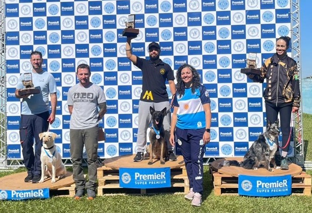 Adestrador de cães de Taquara vence maior evento de esportes caninos do Brasil