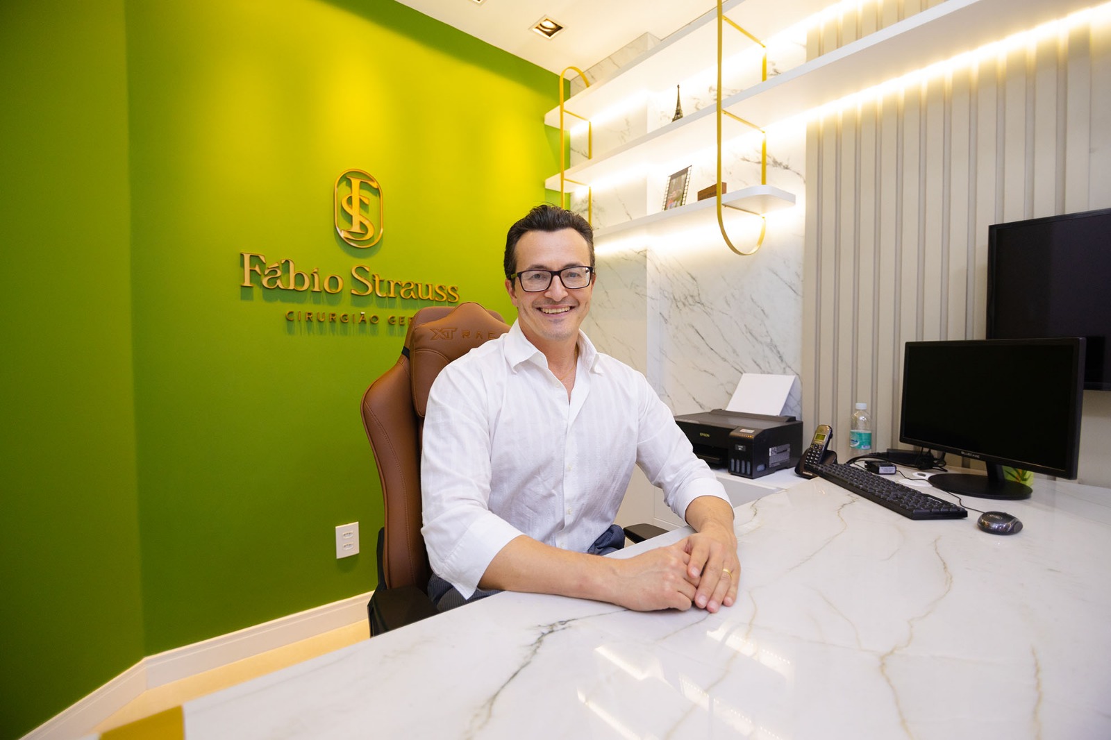 Doutor Fábio Strauss promove campanha solidária no mês de abertura de sua clínica em Taquara