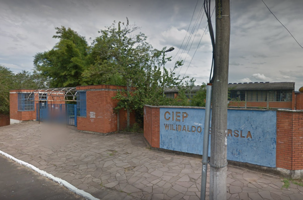 Criminosos jogam vergalhão na rede de energia elétrica e deixam Ciep e o bairro Empresa sem luz em Taquara