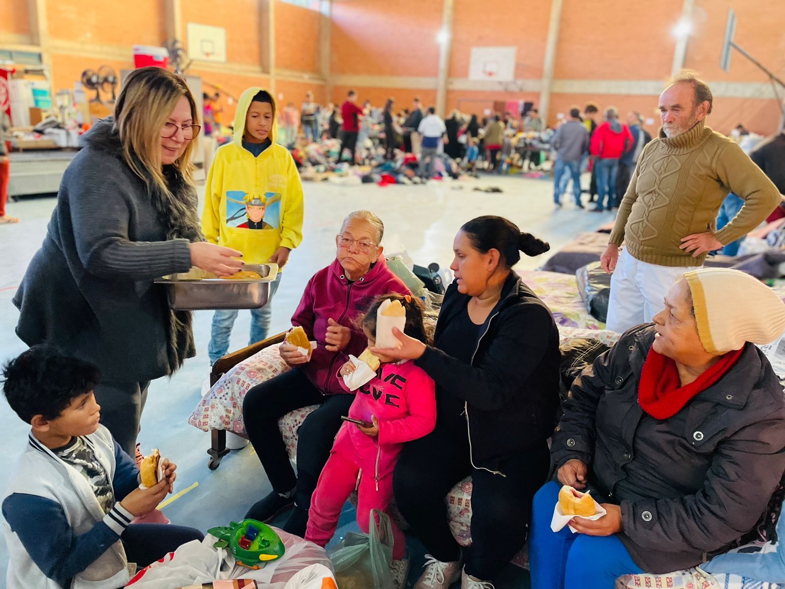 Rede de solidariedade ampara moradores afetados pelo ciclone extratropical em Taquara