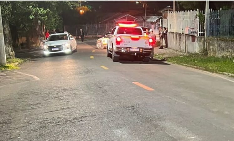 Viatura da Brigada Militar e motocicleta se envolvem em acidente após perseguição em Parobé