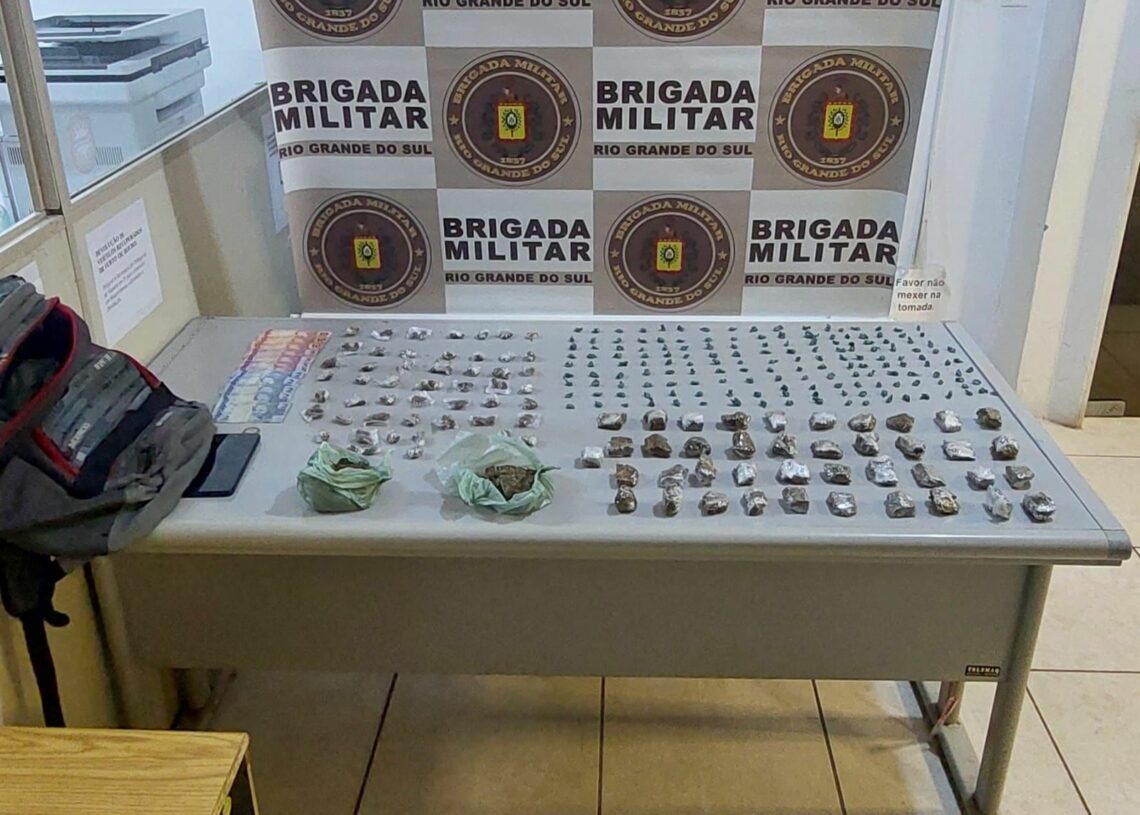 Indivíduo é preso pela Brigada Militar com mais de 200 porções de drogas em Rolante