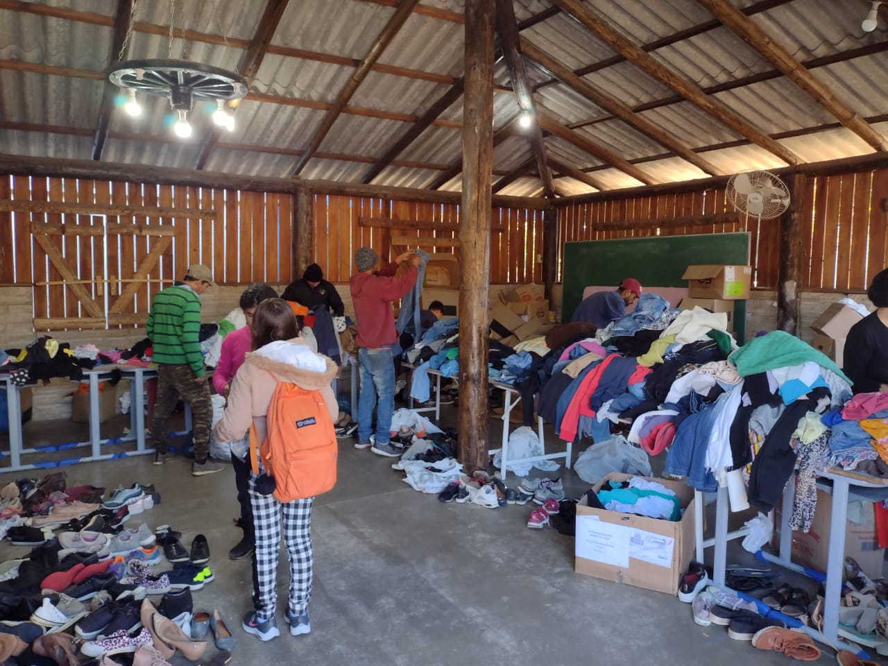 Secretaria de Assistência Social de Parobé realiza doação de roupas nesta segunda (19) e terça-feira (20)