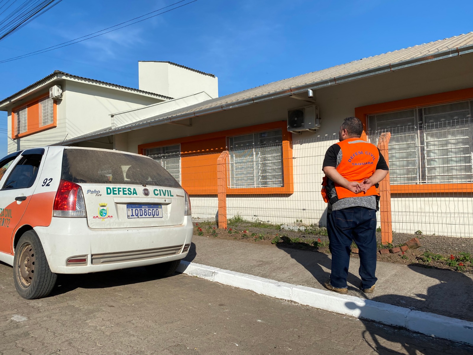 Equipes da Defesa Civil e do Trânsito de Taquara auxiliam no patrulhamento das escolas do Município