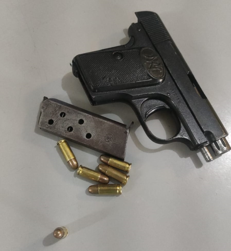 Adolescente é flagrado com arma de fogo dentro de escola em Taquara