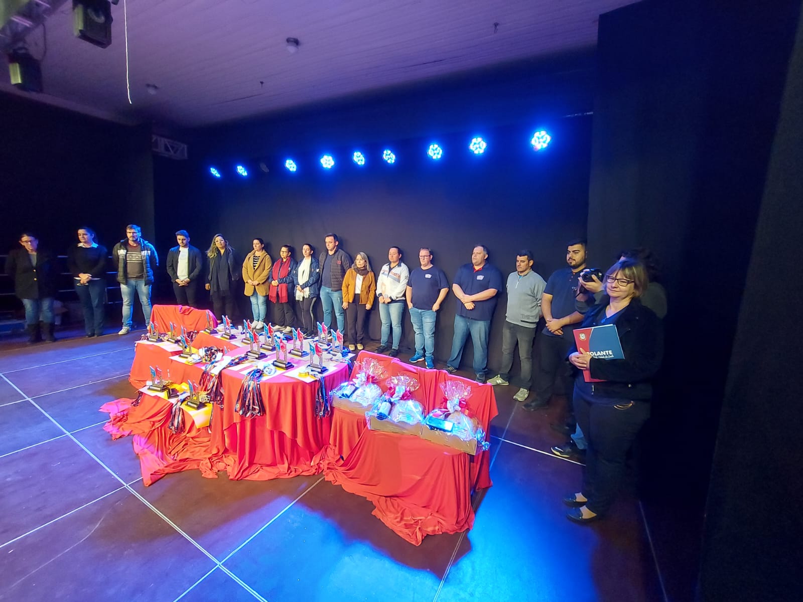 Vencedores do XXII Festival Estudantil de Esquetes Teatrais são premiados em Rolante