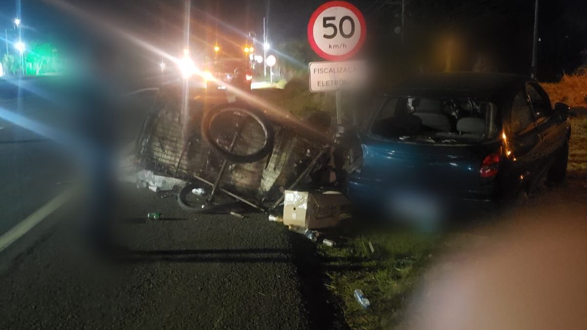 Carro colide em carroças na ERS-239